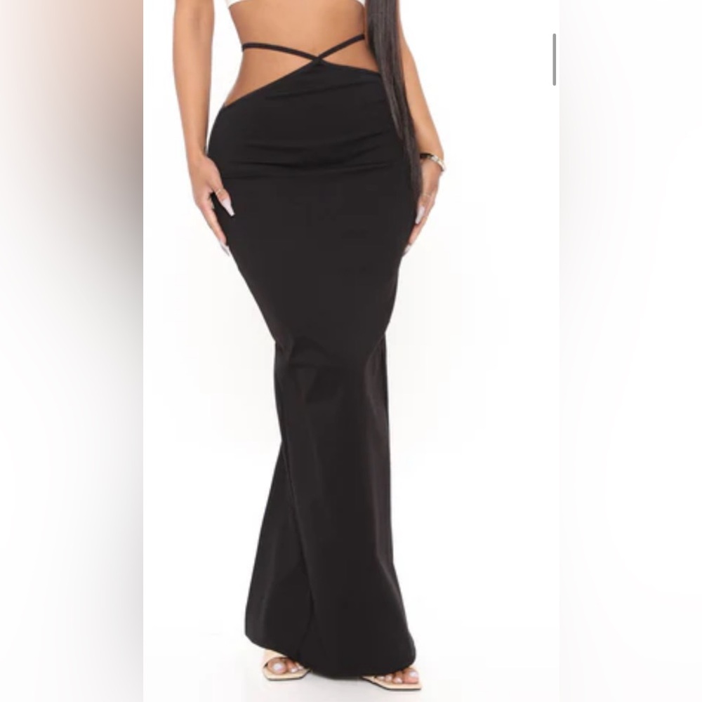 Fashion nova sexy black skirt size medium